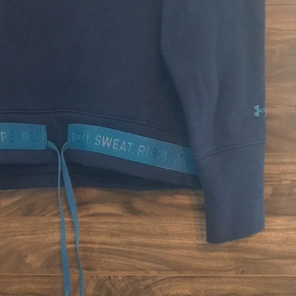 Under Armour x Project Rock XS Cropped Baggy Crewneck Workout Sweatshirt - Picture 3 of 8